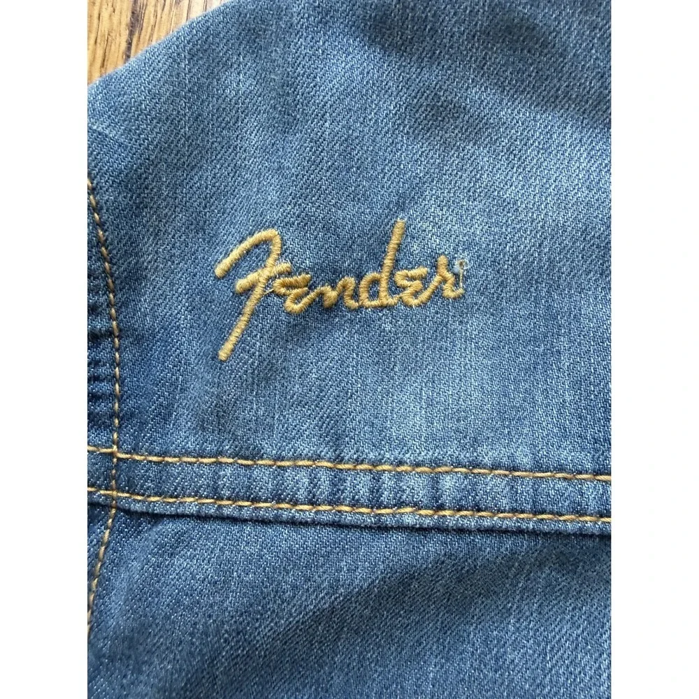 Fender Denim Jacket Mens Medium Wash Blue Plaid Lined Trucker Jacket Embroidered